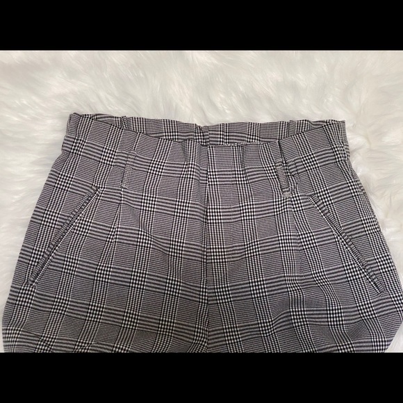 Women’s Pants - Picture 3 of 3